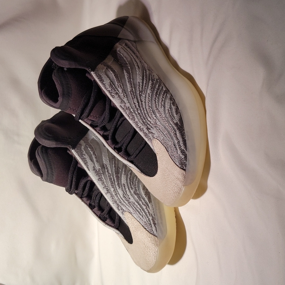 Yeezy QNTM Reflective 5.5M 7W